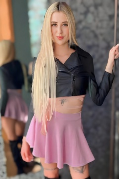 Angelique Rose